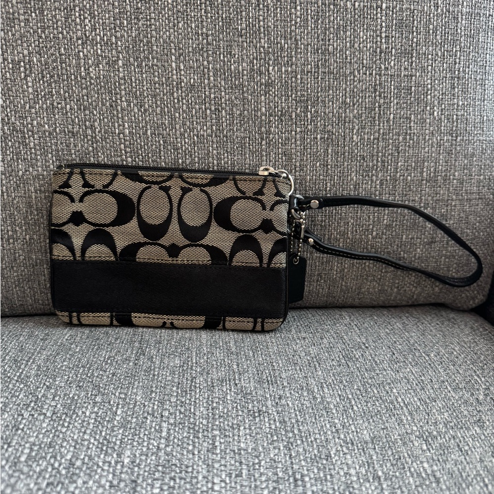 Small Coach wristlet - Picture 3 of 5